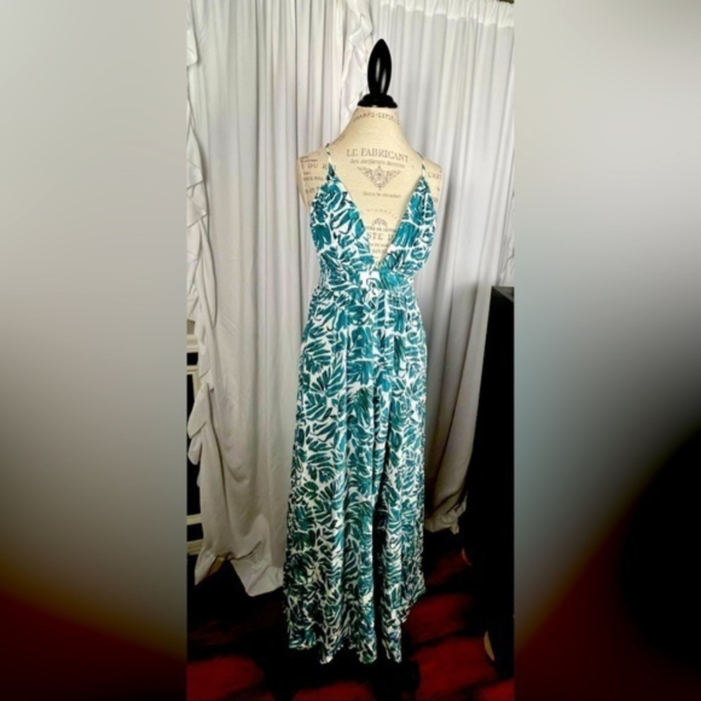 Kara and Kate Teal and White Floral Maxi Dress